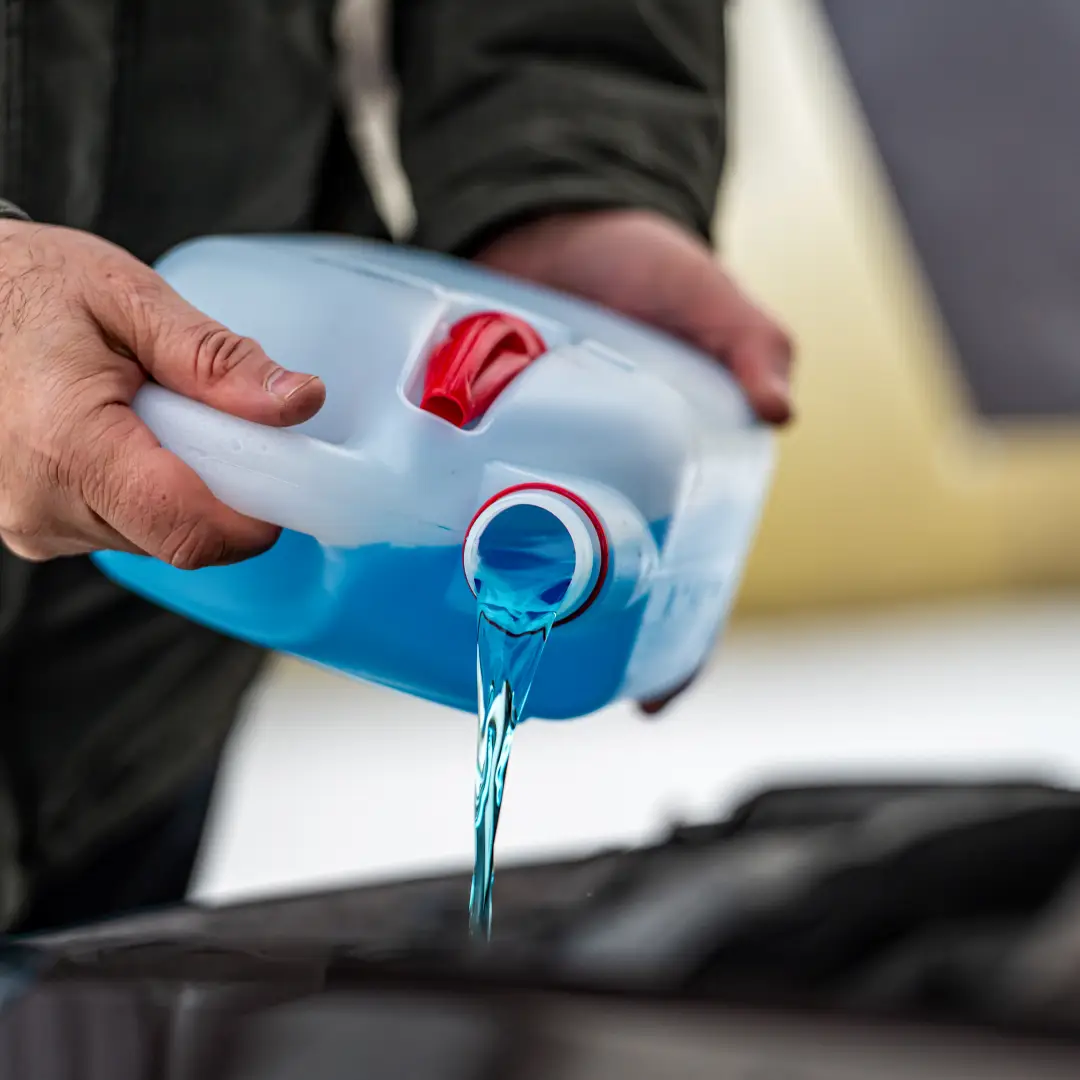 AdBlue seviyesi düşük olan dizel araç gösterge paneli